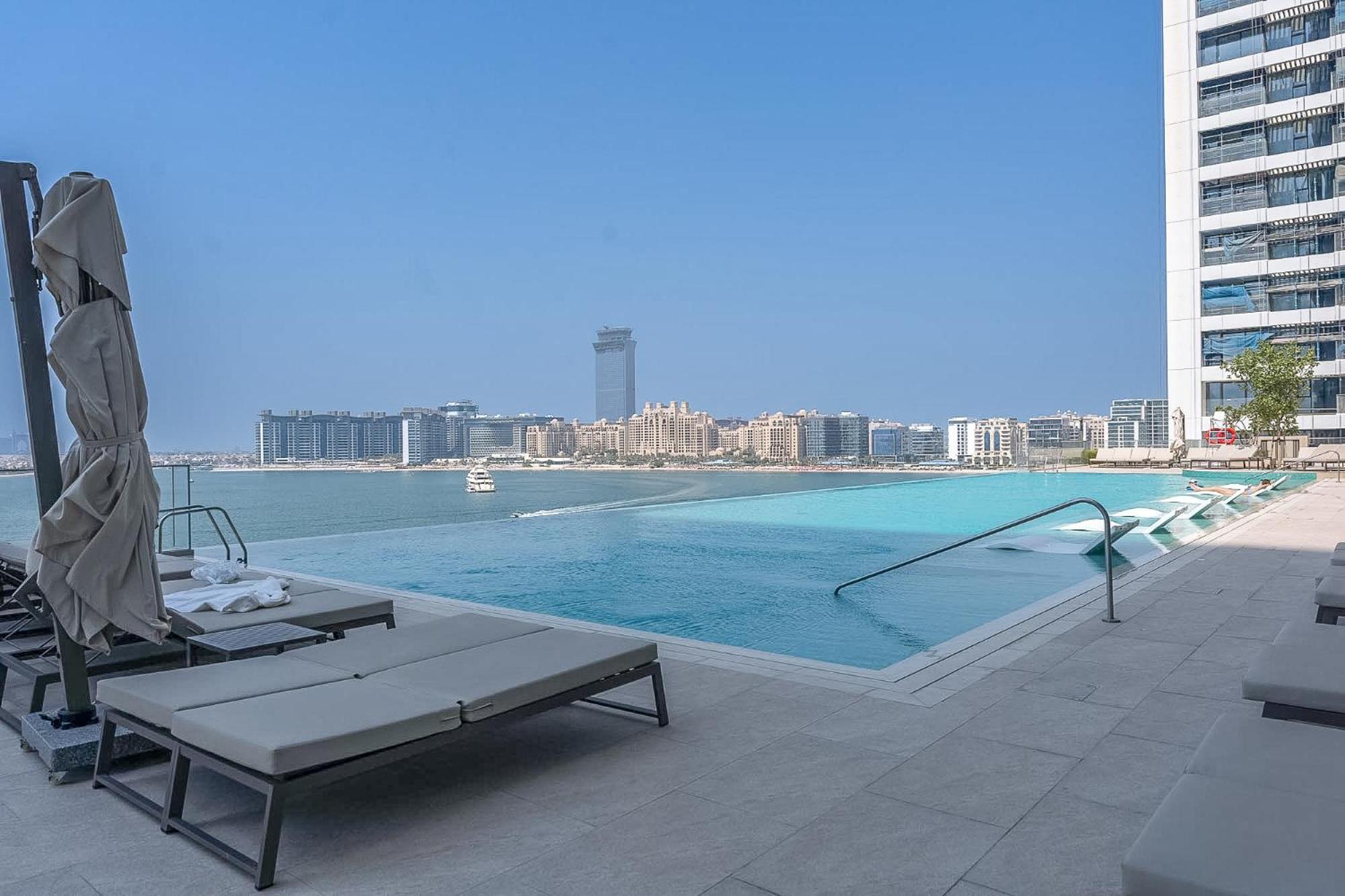 Serene Sea View Unit In Iconic Emaar Beachfront Apartment *