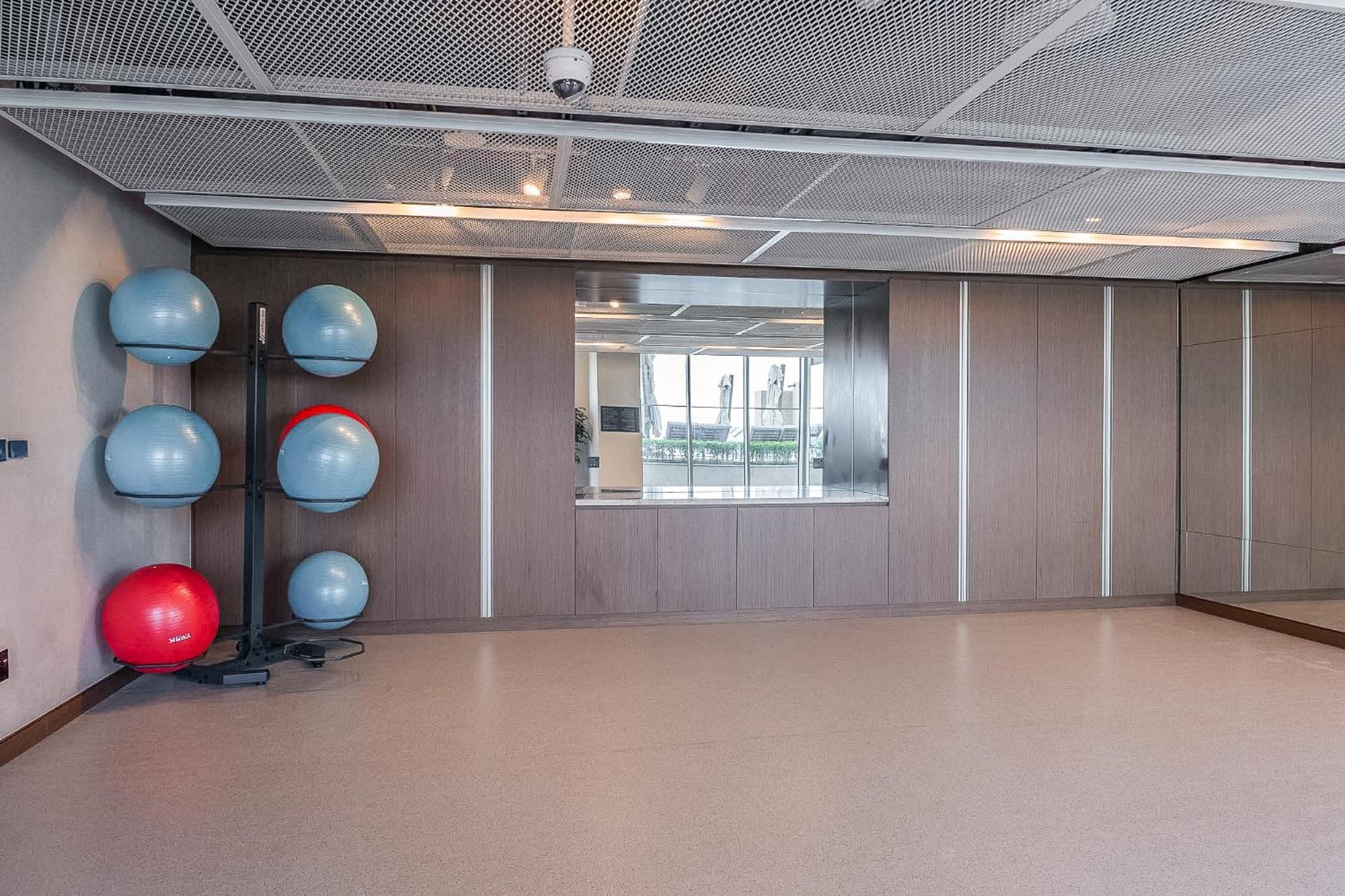 Serene Sea View Unit In Iconic Emaar Beachfront