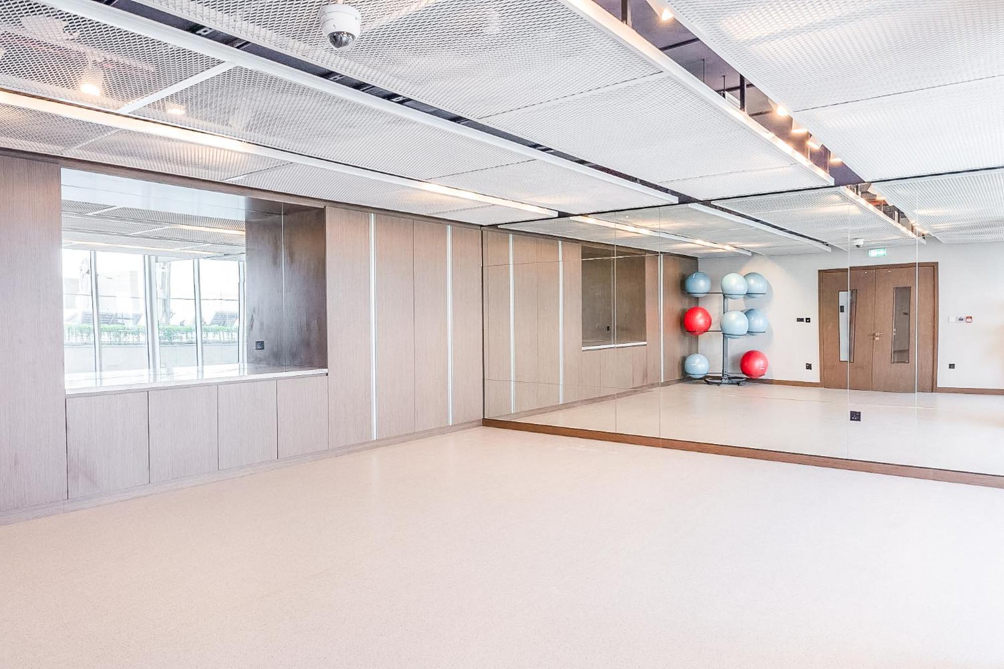 Serene Sea View Unit In Iconic Emaar Beachfront Apartment *