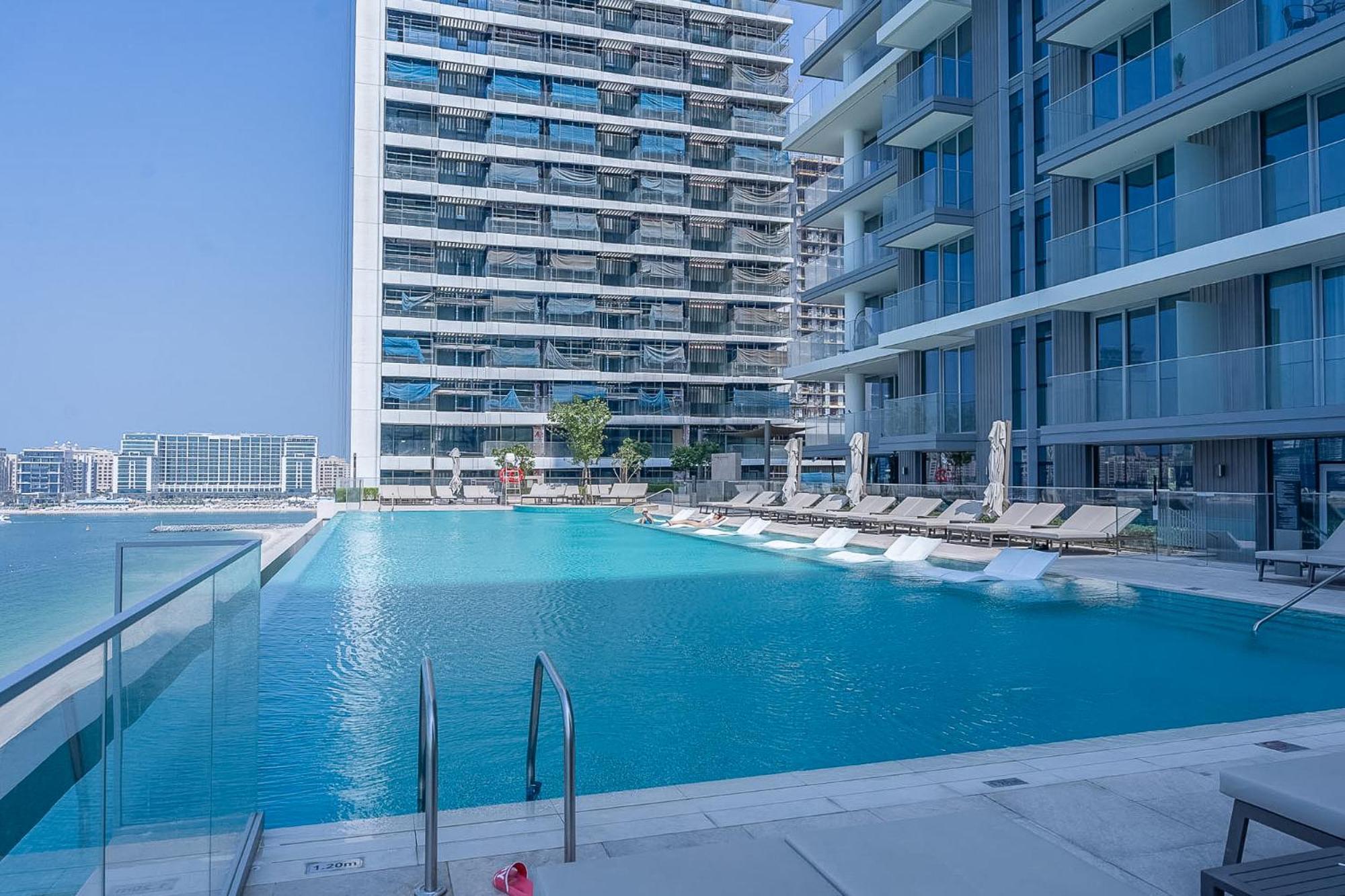 Apartment Serene Sea View Unit In Iconic Emaar Beachfront *