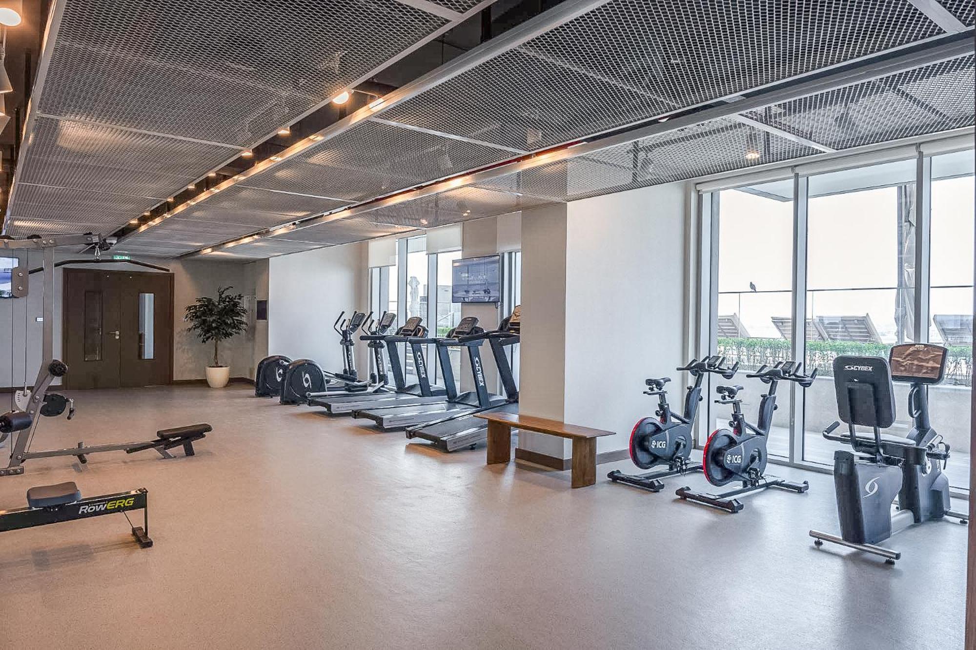 Serene Sea View Unit In Iconic Emaar Beachfront Apartment