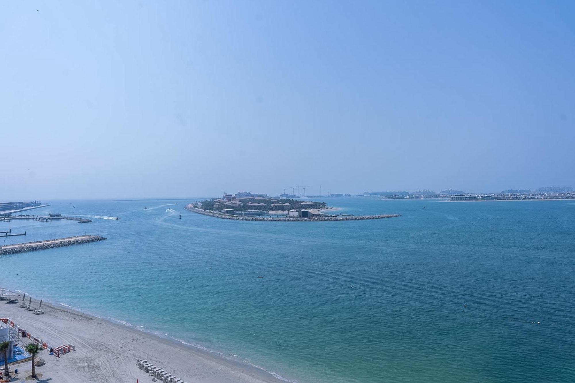 Serene Sea View Unit In Iconic Emaar Beachfront Dubai