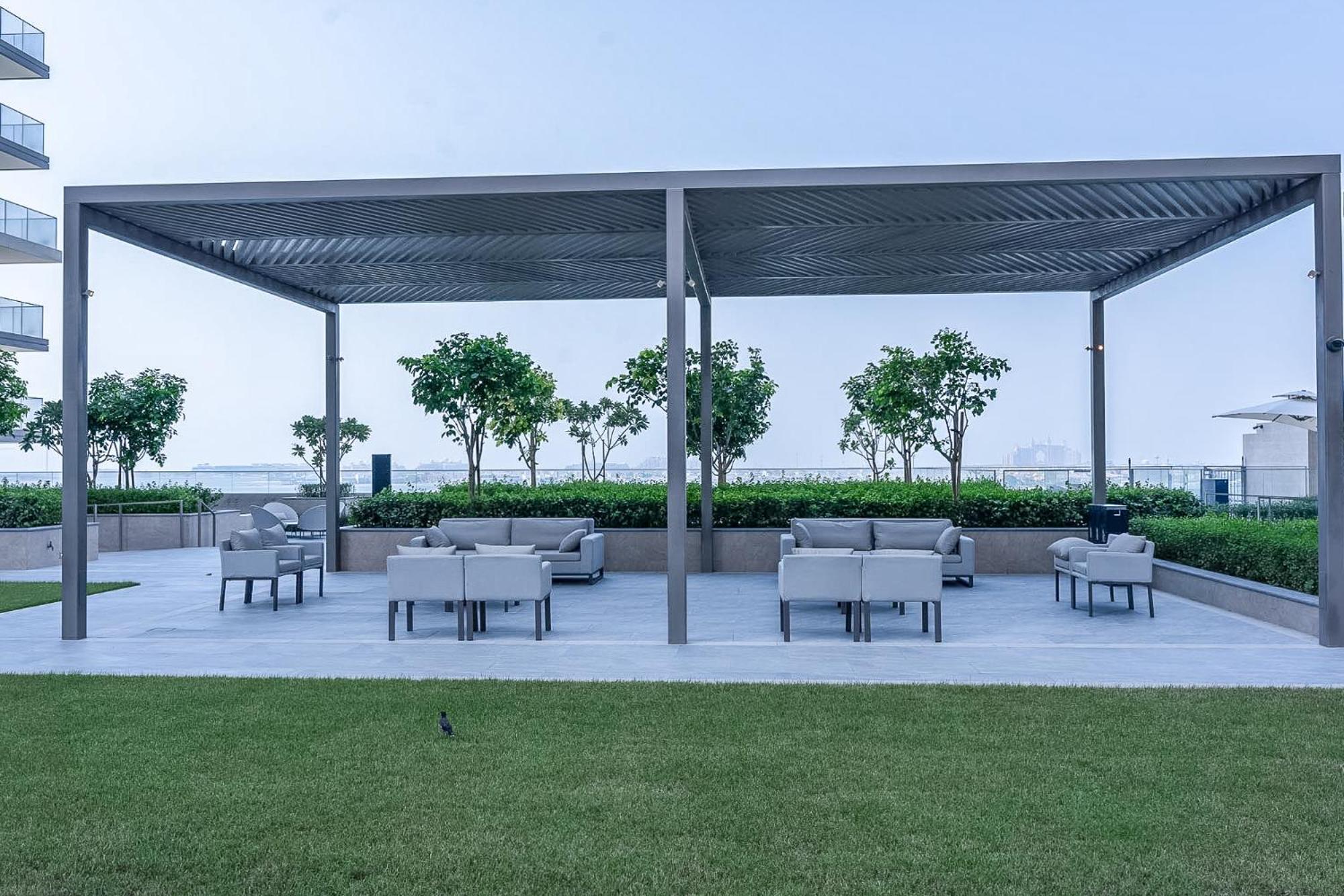 Serene Sea View Unit In Iconic Emaar Beachfront