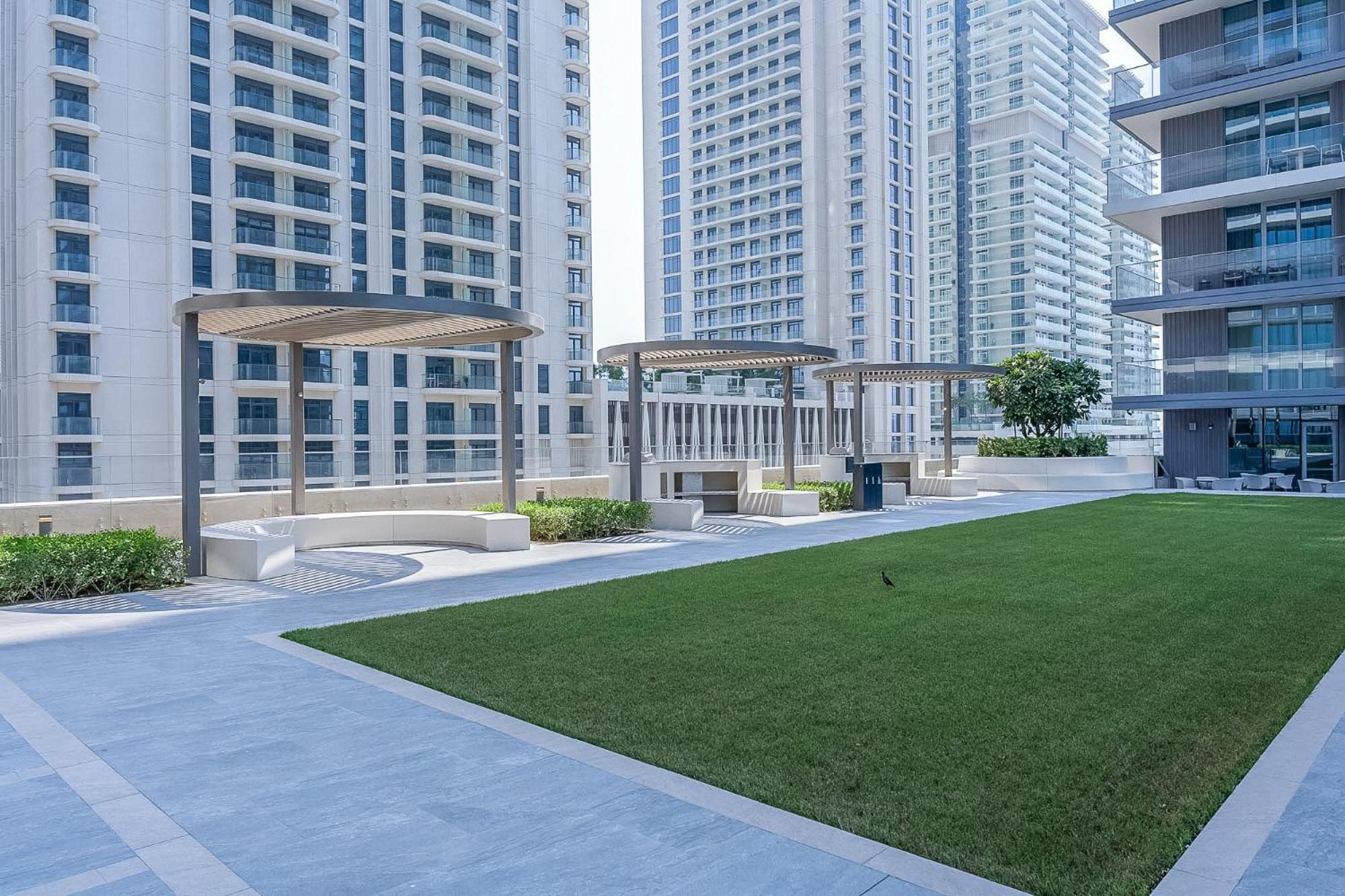 Apartment Serene Sea View Unit In Iconic Emaar Beachfront Dubai