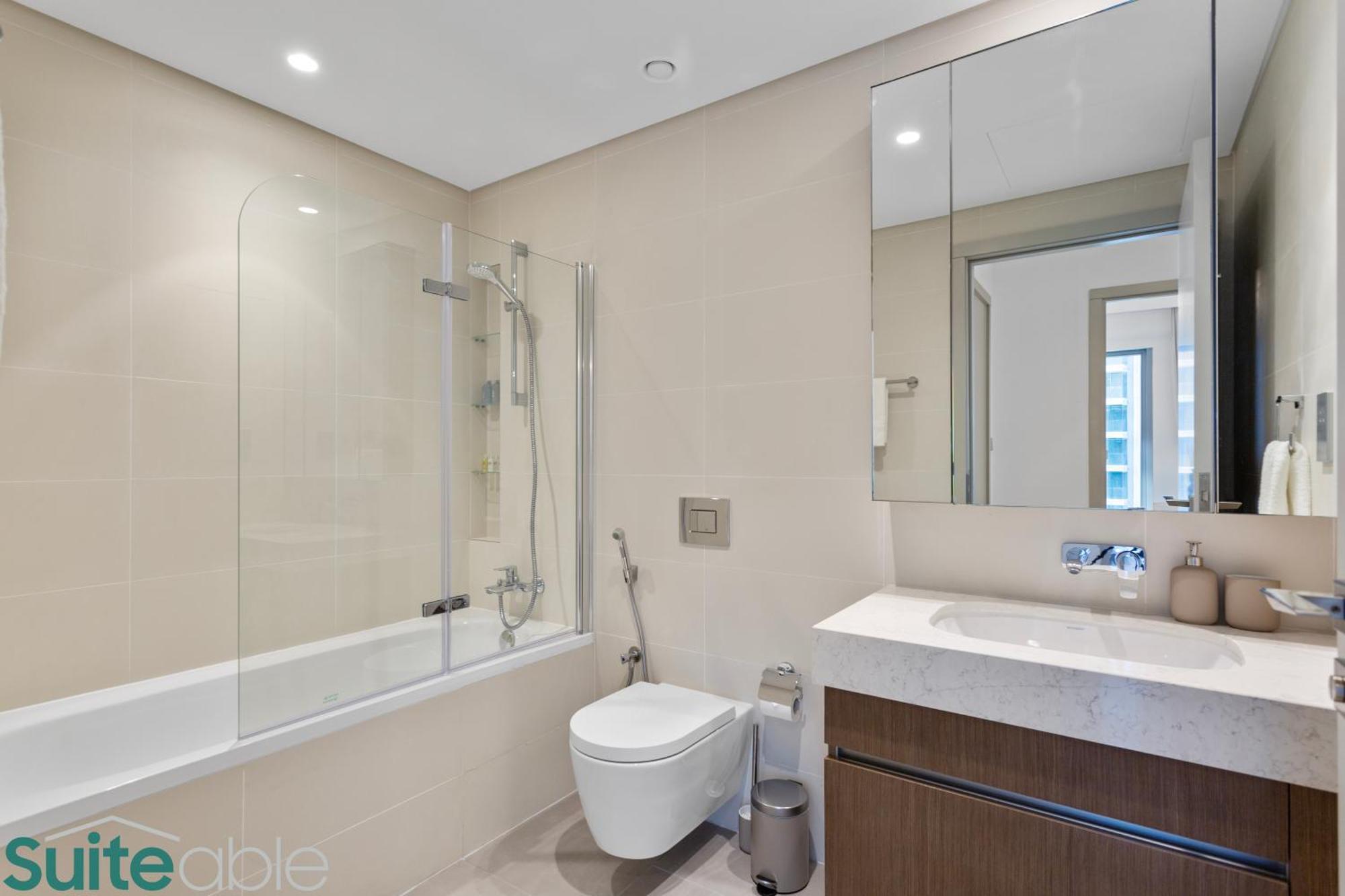 Apartment Serene Sea View Unit In Iconic Emaar Beachfront *